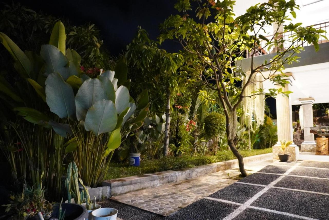 Umah Dayuh Hotel Ungasan  Exterior photo